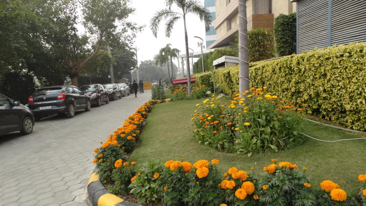Ramada Gurgaon Central Eksteriør billede